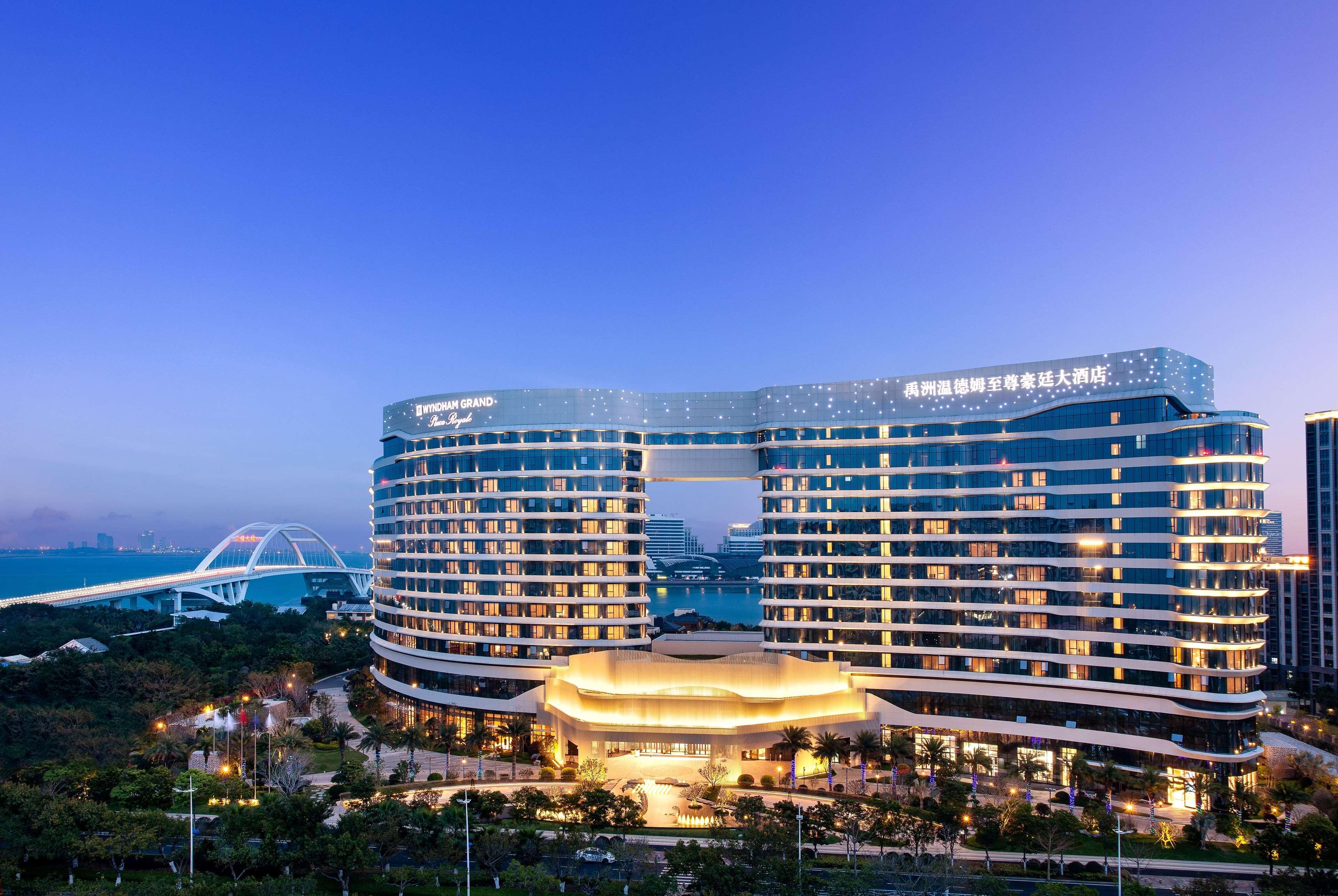 Wyndham Grand Plaza Royale Yuzhou Xiamen Wuyuan Bay Hotel Екстериор снимка
