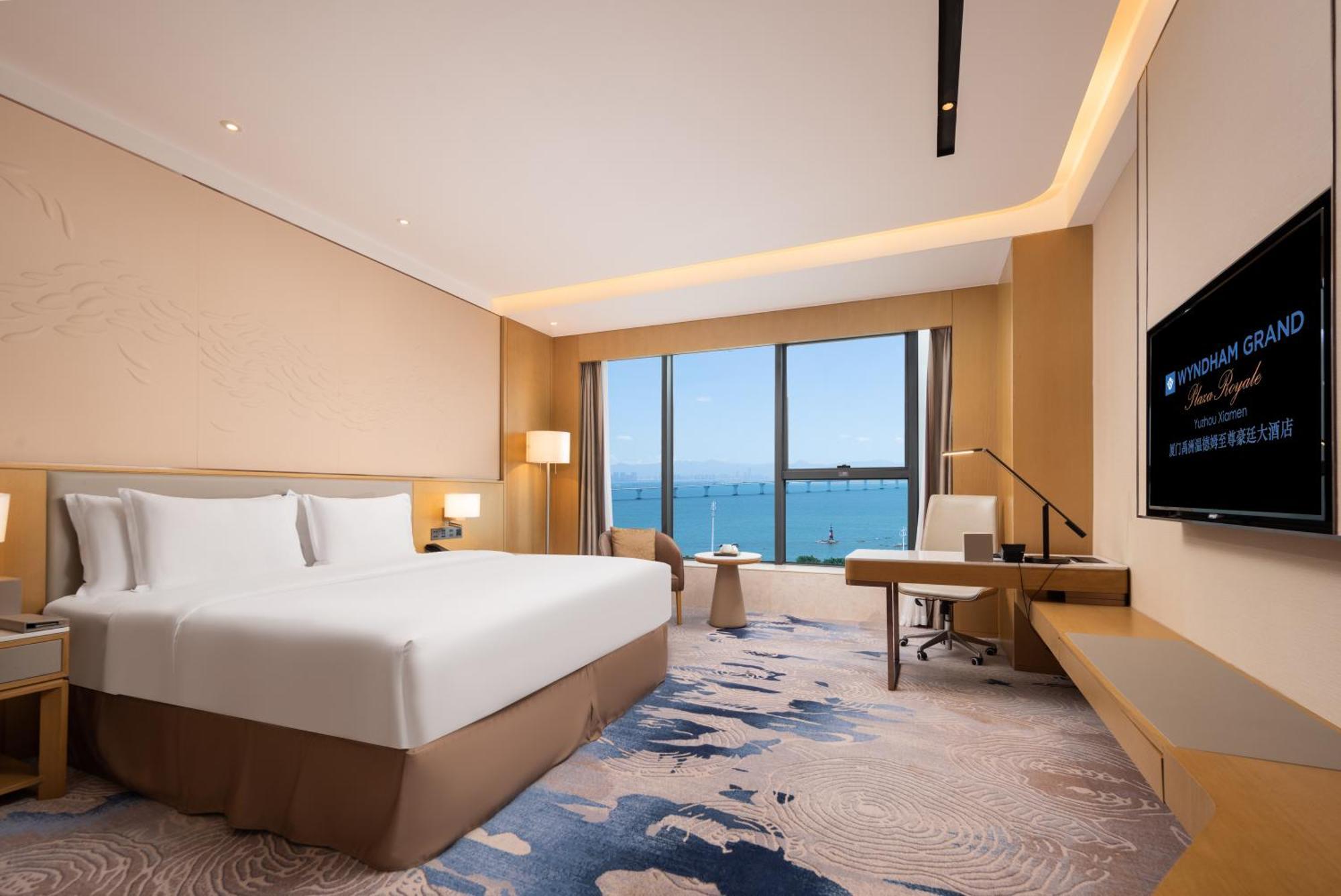 Wyndham Grand Plaza Royale Yuzhou Xiamen Wuyuan Bay Hotel Екстериор снимка