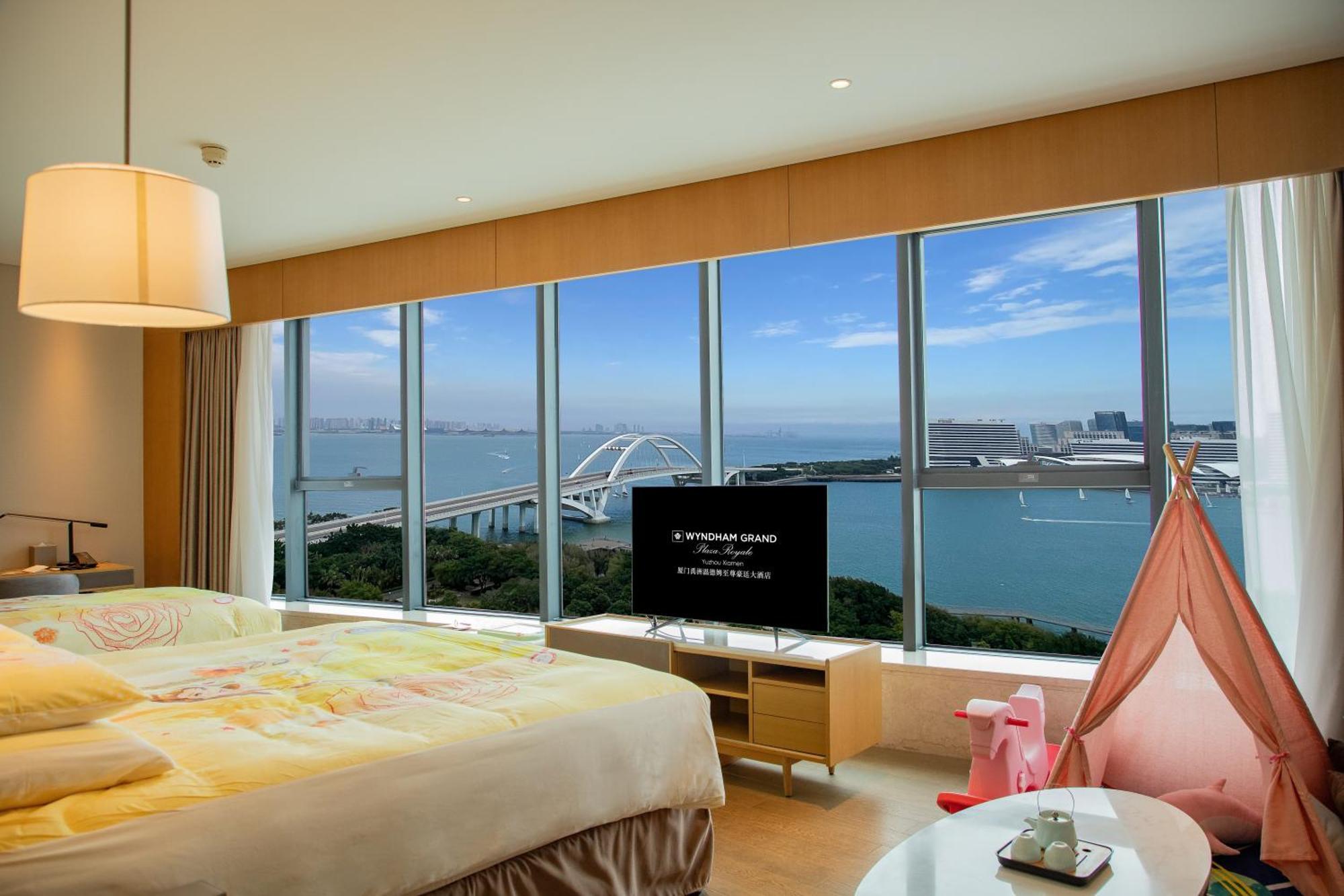 Wyndham Grand Plaza Royale Yuzhou Xiamen Wuyuan Bay Hotel Екстериор снимка